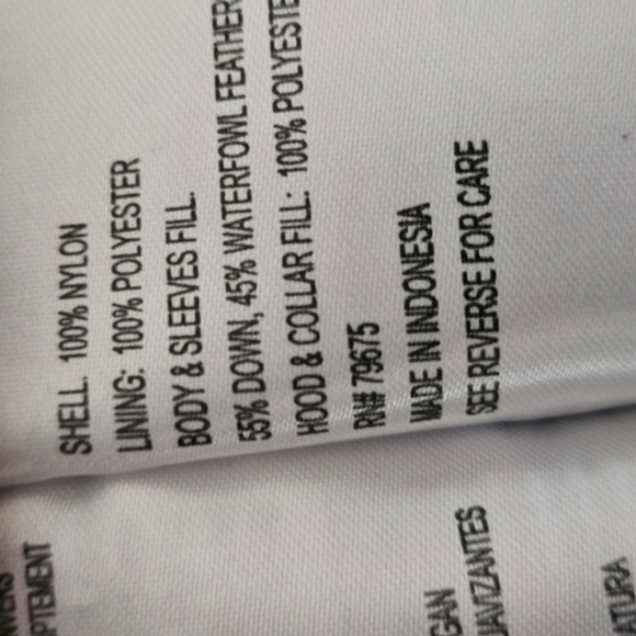 Michael Kors Shiny Women's Black Puffer Winter outoor Vest Gold Zipper Size S. - Picture 10 of 10